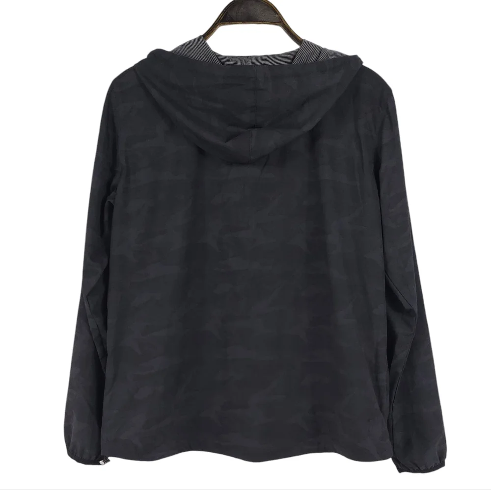 Vuori Black Camo Women's Jacket - Picture 4 of 8